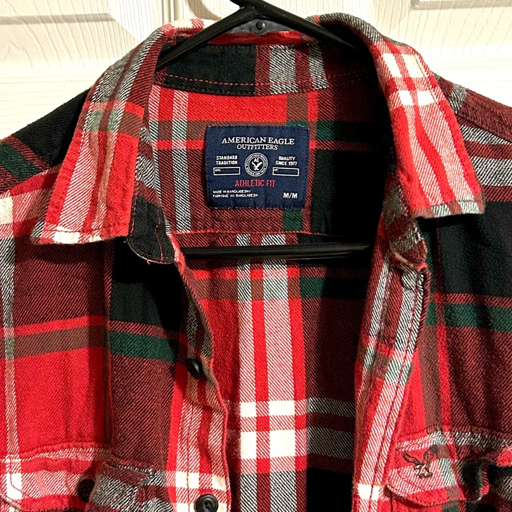 American Eagle Flannel - Men's Size M - Athletic Fit Red Cotton Plaid Button Up